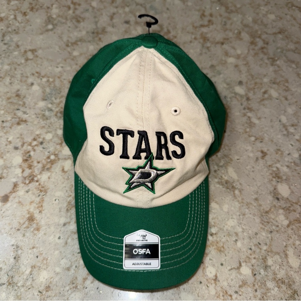 Green and Cream Stars‎ Baseball Cap